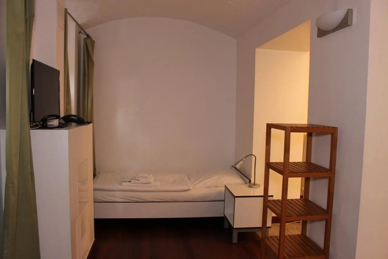 Gls Studio Hotel Берлин