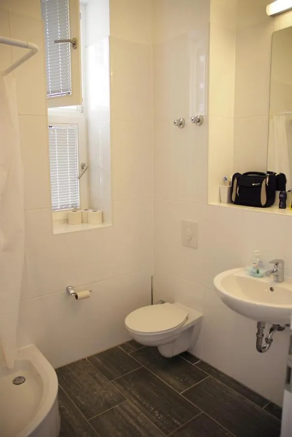 ***  Gls Studio Hotel Берлин Германия